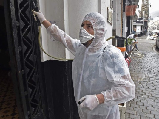 Luto y drama en una Italia arrodillada ante coronavirus; van 4,000 muertos