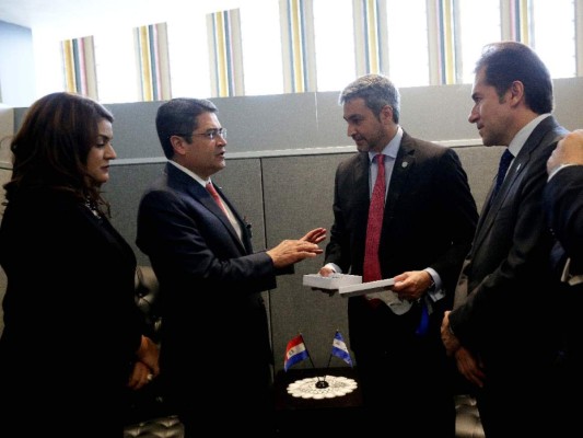 Juan Orlando Hernández pide tomar acciones contra grupos que violan derechos humanos