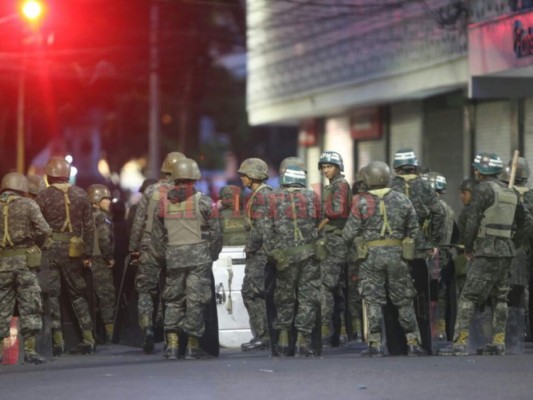 Bajo fuertes medidas de seguridad eligenel junta directiva del Congreso Nacional