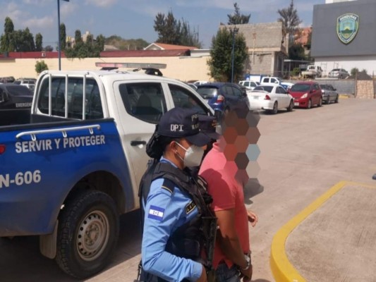 Capturan a guardia de seguridad que supuestamente abusó de su hija de 13 años