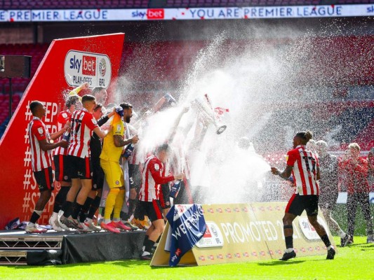 Brentford asciende y vuelve a la Liga Premier 74 años después &nbsp; &nbsp;&nbsp;