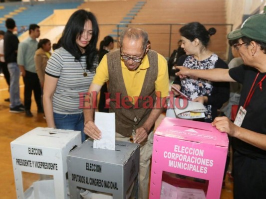 Proceso electoral continúa de forma pacífica y ordenada