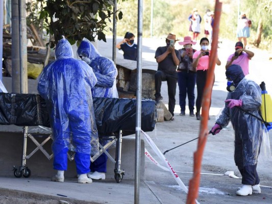 Cuerpos esperan varios días para ser enterrados en Bolivia (FOTOS)