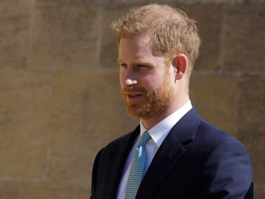 Príncipe Harry habla por primera vez sobre su crianza privilegiada