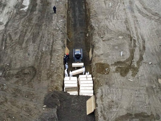 Drama en cementerios del mundo ante miles de muertos por coronavirus