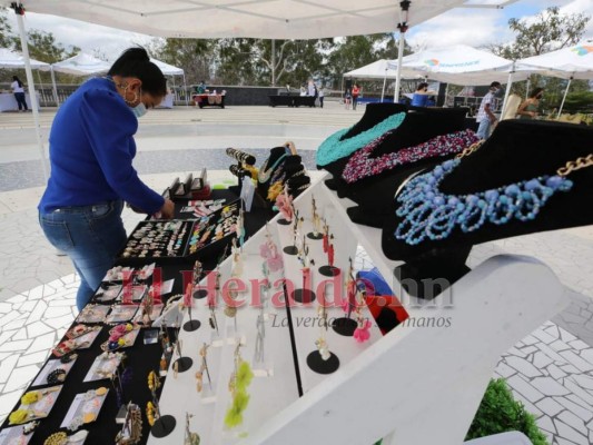Música, emprendimientos y juegos, capitalinos se relajan al aire libre en el cerro Juana Laínez&nbsp;&nbsp;