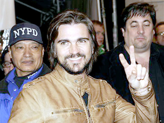 Juanes asiste por primera vez a concierto de Bruce Springsteen
