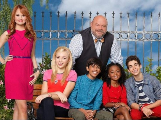 Elenco de la serie Jessie conmocionado por muerte de Cameron Boyce