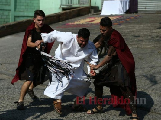 Las mejores imágenes de las dramatizaciones de los hondureños sobre el calvario que vivió Jesús