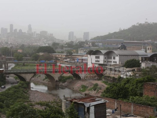 Las imágenes de la nube de polvo del Sahara sobre la capital hondureña