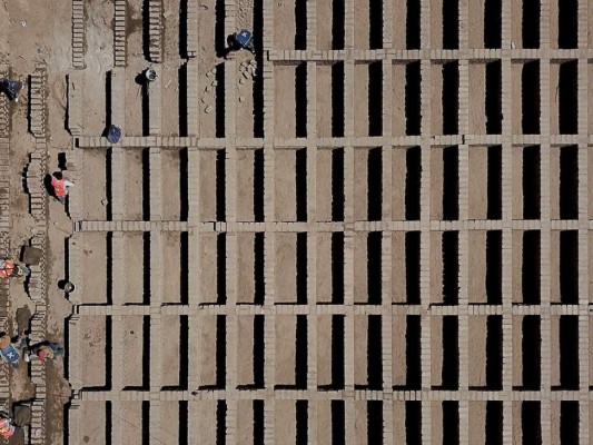 Así son las 700 fosas creadas en Guadalajara para víctimas de Covid-19