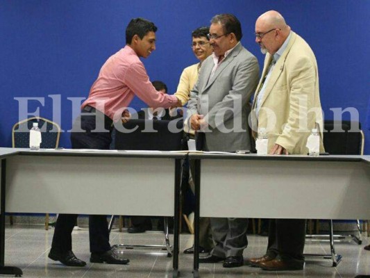 UNAH: Estudiantes y autoridades llegan a un acuerdo