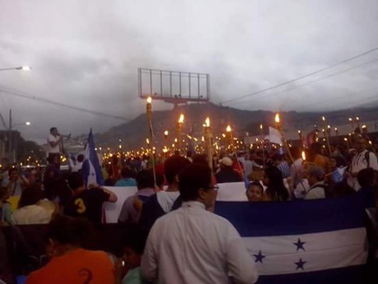 'Marcha de las Antorchas' vuelve a las calles