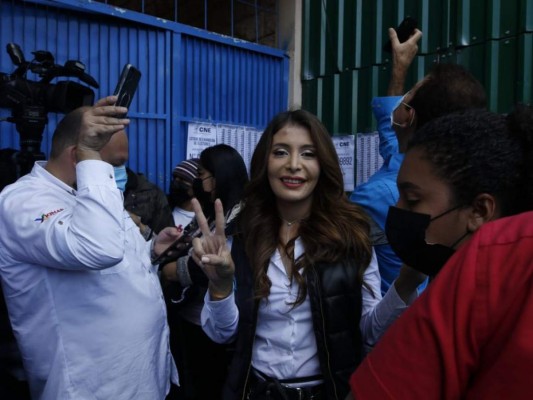 Esposas, hijas y madre: ellas acompañaron a votar a los candidatos presidenciales