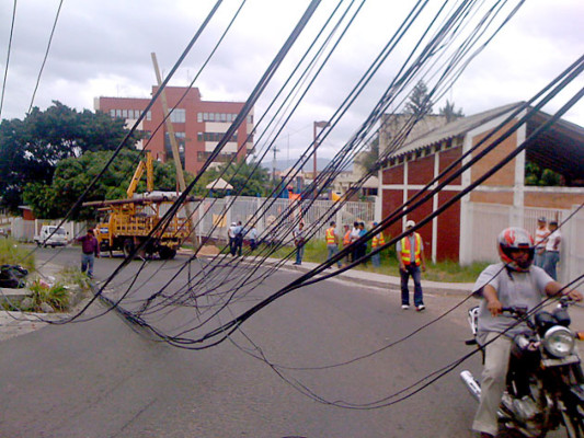 Accidente deja sin energía eléctrica por segundo día el sur de Tegucigalpa