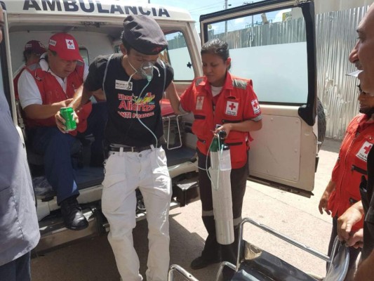 Candidato a diputado afectado por bomba lacrimógena en marcha de la resistencia