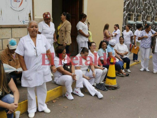 Empleados del Hospital del Tórax iniciaron paro de labores este lunes