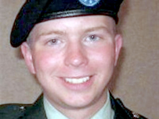 Comparece soldado acusado de filtrar datos a WikiLeaks