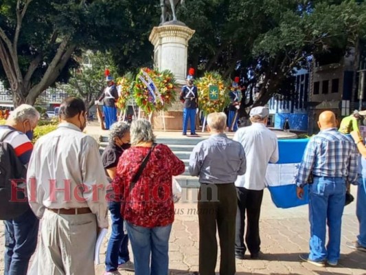 Rinden tributo al general Francisco Morazán en el parque Central de Tegucigalpa (FOTOS)