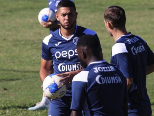 Fiscalía ordena a Josué Villafranca, de Motagua, alejarse de su novia tras denuncia