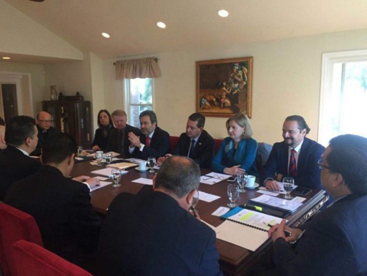 Maccih y gobierno se reunieron en Washington en una jornada de evaluación y planificación