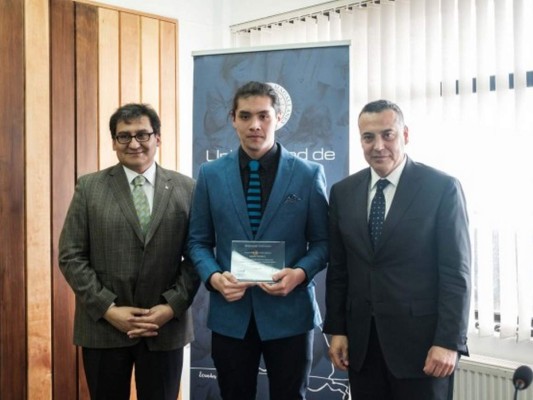 Estudiante chileno que ganó viaje a Antártida iba en avión desaparecido