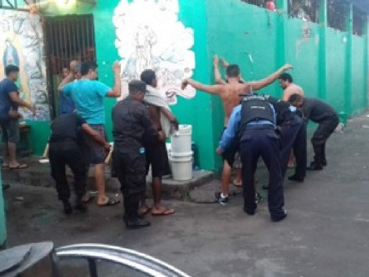 FOTOS: Así fue el traslado de 34 reos desde La Tolva hacia Támara y El Porvenir