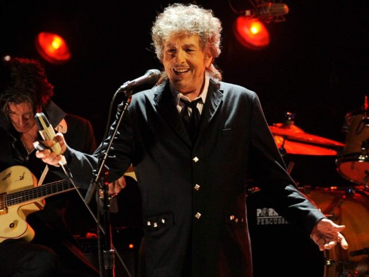 Bob Dylan no irá a recoger su Nobel porque tiene 'otros compromisos'