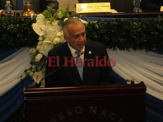 Mauricio Oliva nombra comisión para explicar cómo funcionará la reforma a Ley del Presupuesto, ante acusaciones de la Maccih