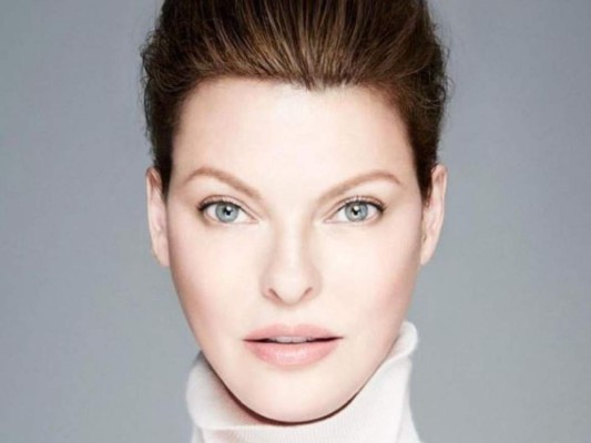 'Quedé permanentemente deformada': exmodelo Linda Evangelista rompe el silencio tras procedimiento estético