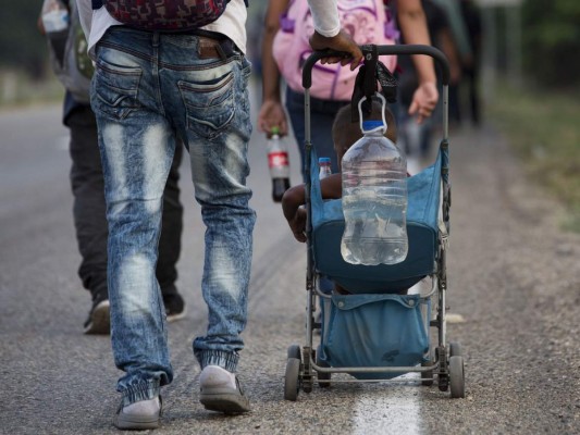 Texas: Migrante guatemalteco de 16 años muere bajo custodia