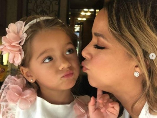 Alaïa llega al hospital para cuidar a su mamá Adamari López&nbsp;&nbsp;