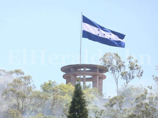 Famosos hondureños celebran independencia en Twitter