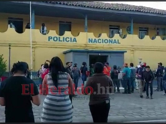 Justicia para Keyla: Consignas, gas lacrimógeno y desalojos en protestas (FOTOS)