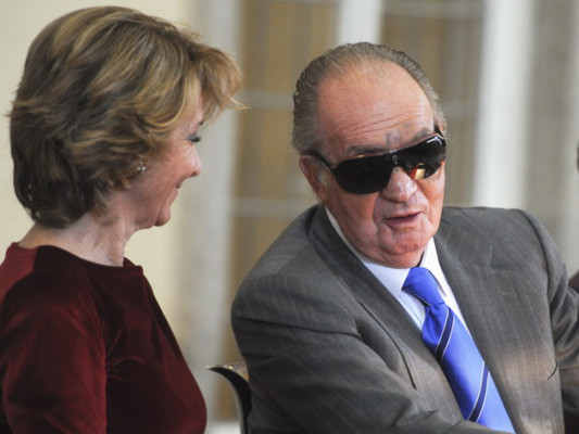 Duras críticas al rey Juan Carlos de España por cazar elefantes