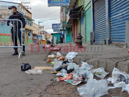 Con retenes policiales restringen paso en mercados de la capital