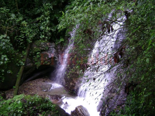 La Cascada de El Gavilán en Río Negro, es una de las mayores satisfacciones que podés tener en la vida después de recorrer Panacoma.