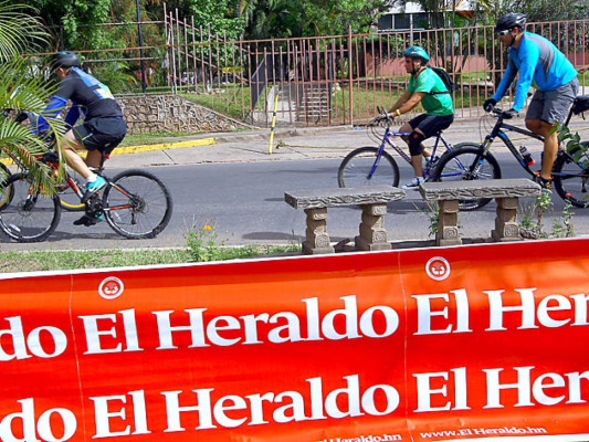 La vuelta ciclística: espíritu deportivo y trabajo en equipo
