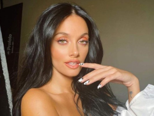 Así es Oriana Sabatini, la sexy cantante novia de Paulo Dybala (FOTOS)