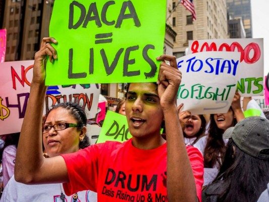 Agencia federal vuelve a aceptar solicitudes de DACA