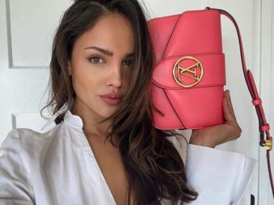 Eiza González se inyecta los labios y recibe críticas tras publicar foto