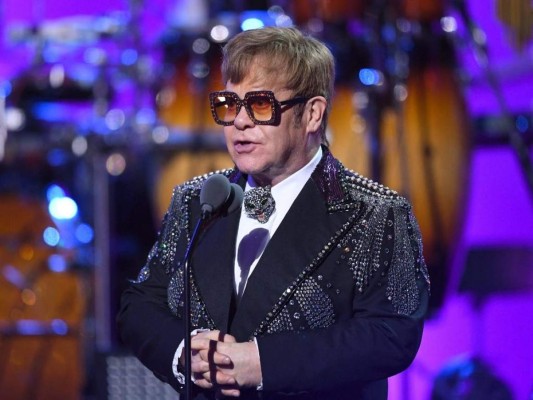 Elton John da positivo al covid-19 y suspende dos shows de gira por EEUU