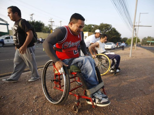 Maratón: Agentes de Tránsito corren 'a exceso de velocidad'