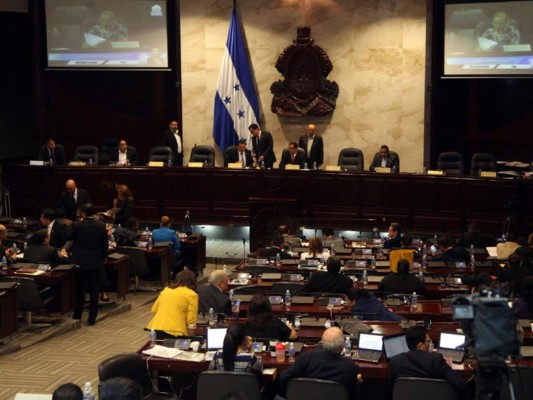 Informe del Congreso avala a CNBS