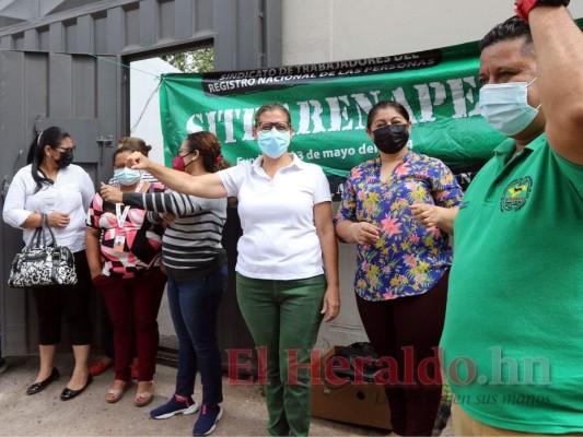 Solo Finanzas puede resolver huelga en el Registro Nacional