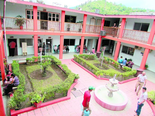 Crisis financiera detiene labor de las autoridades municipales