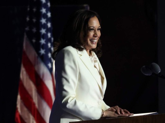 FOTOS: Así fue la puesta en escena de Kamala Harris en su primer discurso