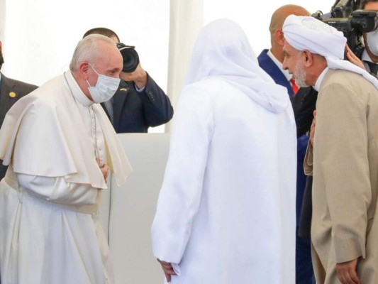 El papa y el ayatolá Sistani abogan por la 'paz' en histórico encuentro en Irak