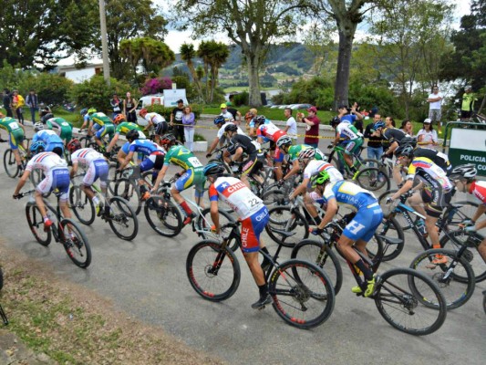 Mariajosé Montoya gana medalla de plata para Honduras en Panamericano de ciclismo