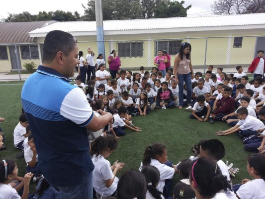 La Guaymuras renueva a glorias del fútbol